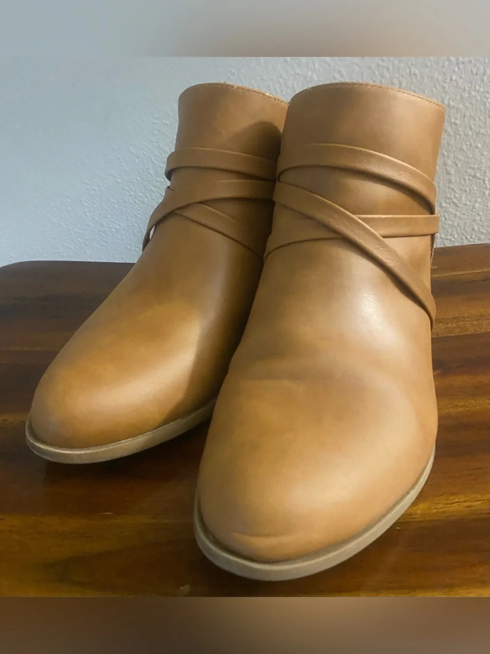 LifeStride Amara ankle booties with crisscross straps